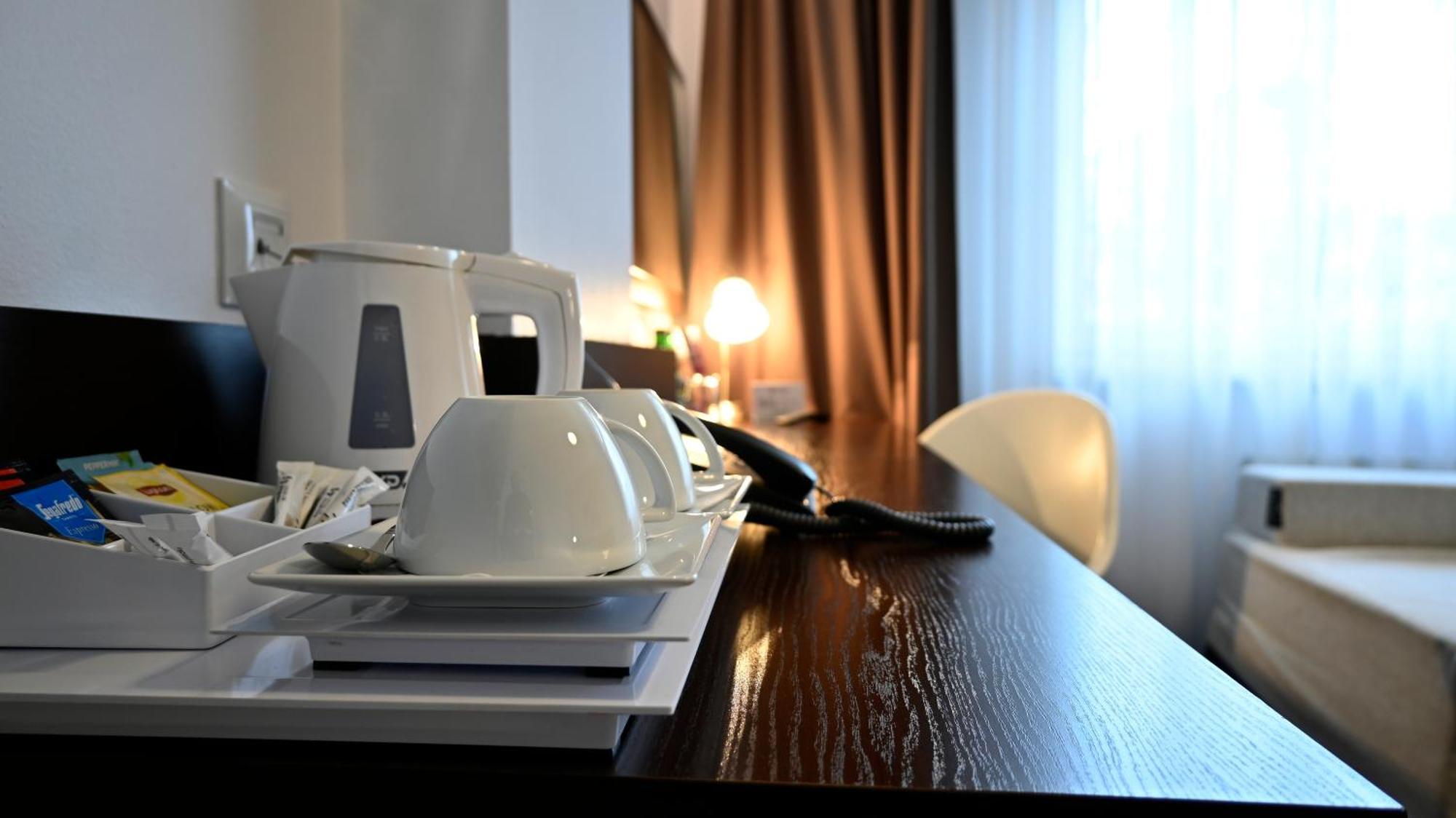 Vestil Hotel Piotrków Trybunalski Extérieur photo