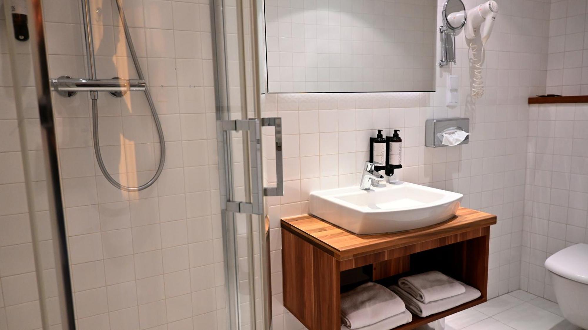 Vestil Hotel Piotrków Trybunalski Extérieur photo
