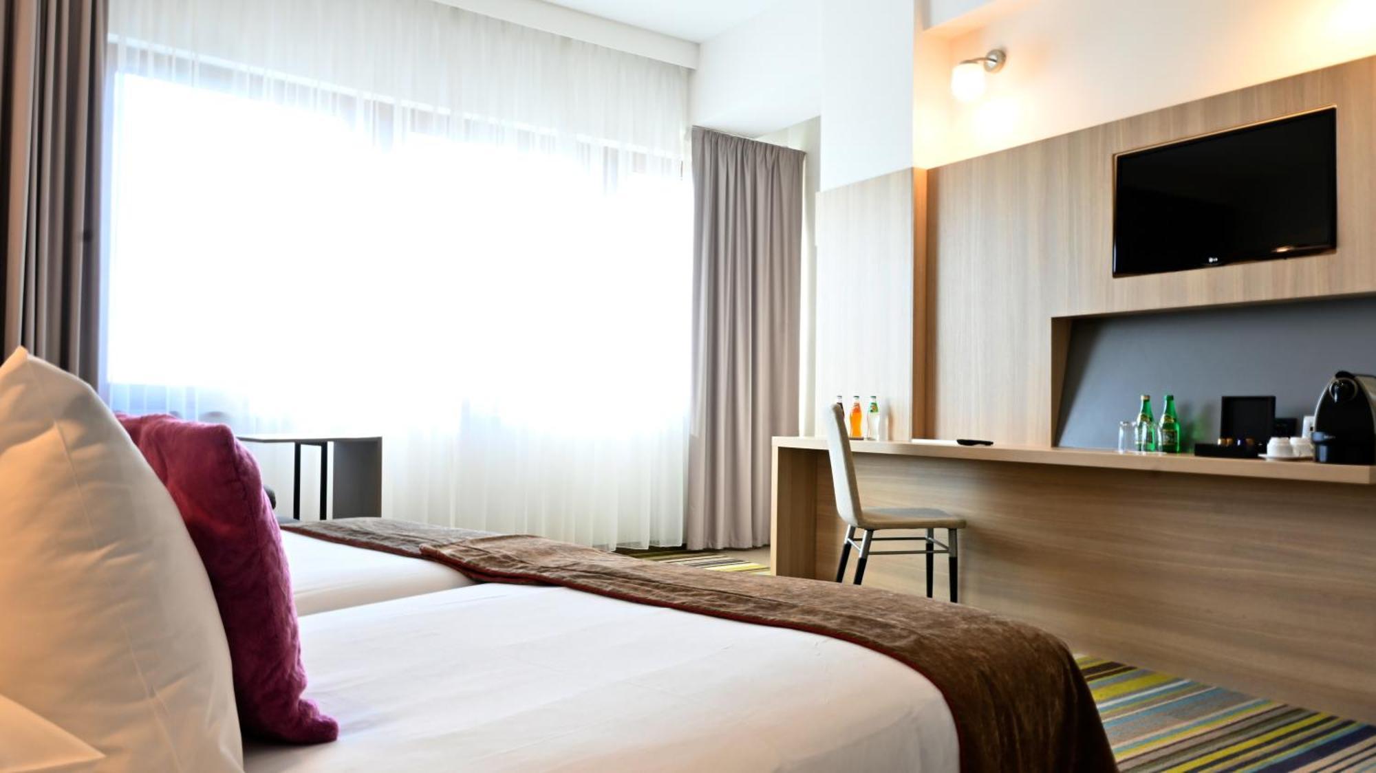 Vestil Hotel Piotrków Trybunalski Extérieur photo