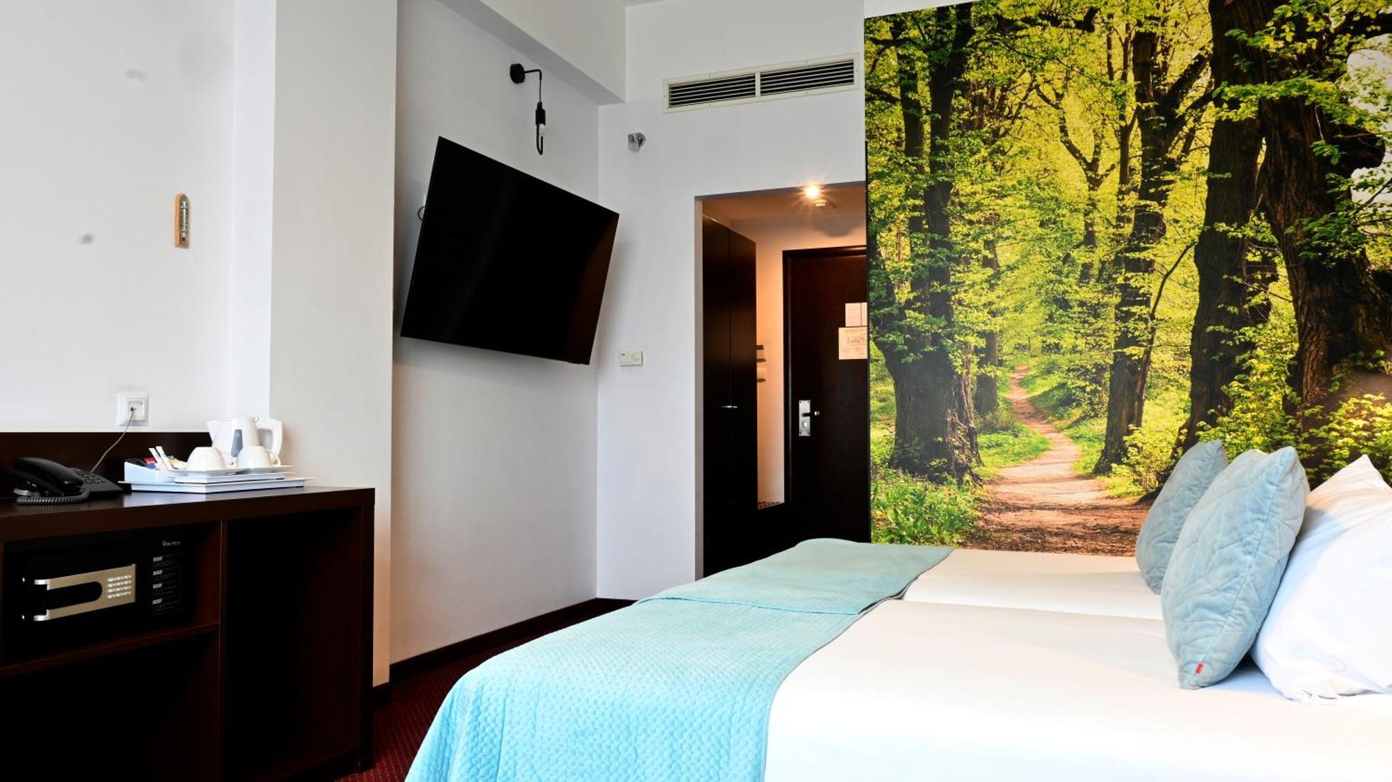 Vestil Hotel Piotrków Trybunalski Extérieur photo