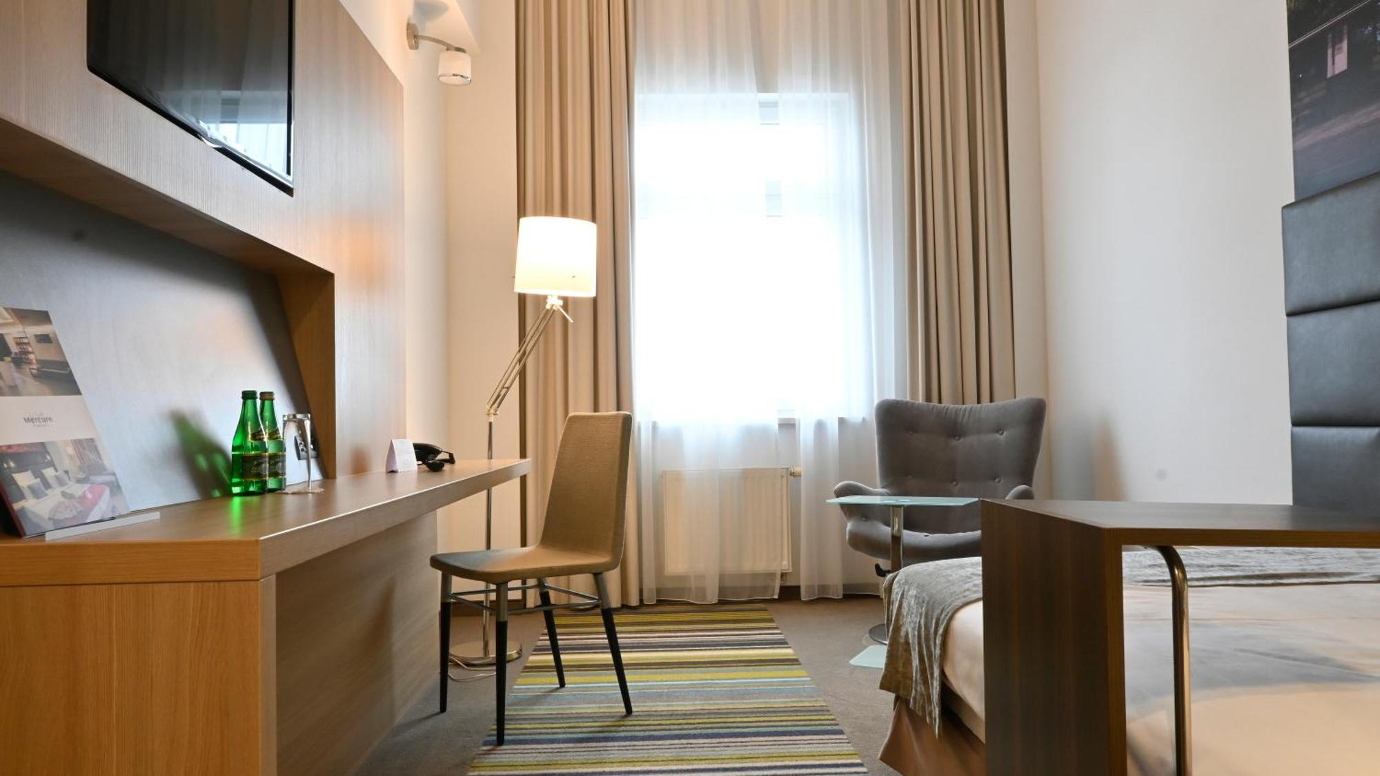 Vestil Hotel Piotrków Trybunalski Extérieur photo