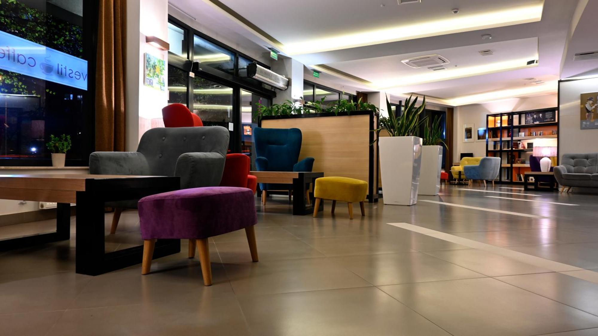 Vestil Hotel Piotrków Trybunalski Extérieur photo