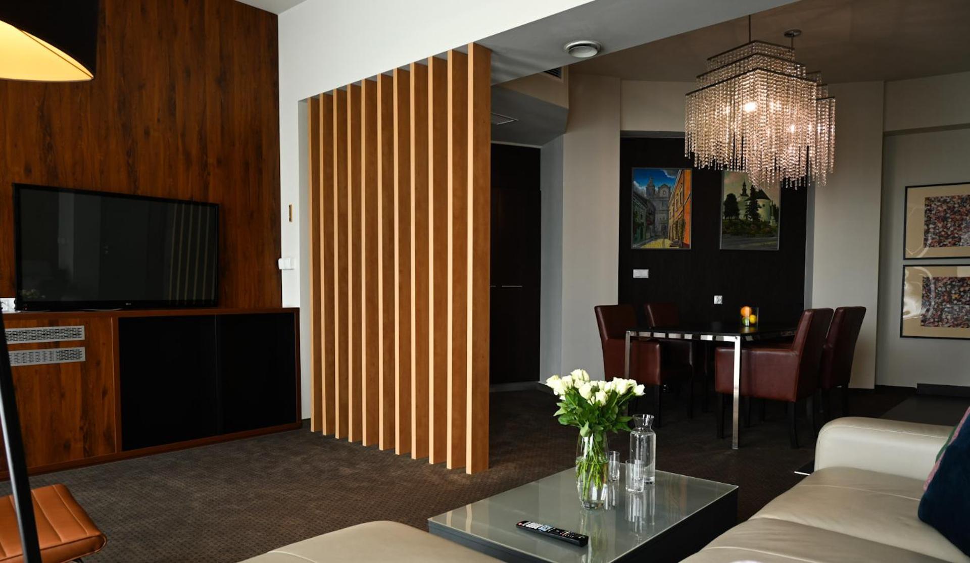 Vestil Hotel Piotrków Trybunalski Extérieur photo