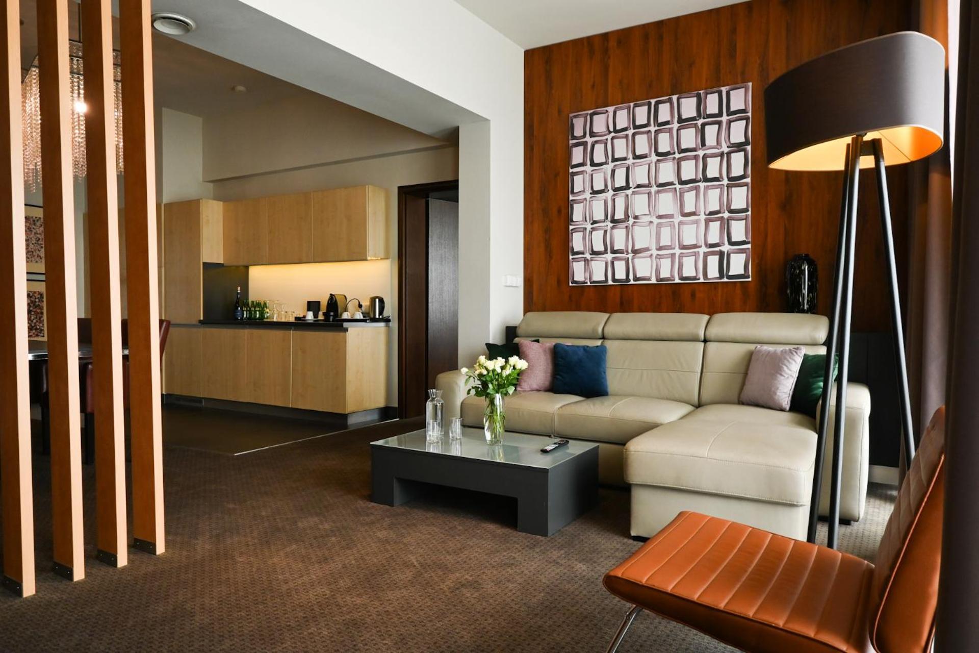 Vestil Hotel Piotrków Trybunalski Extérieur photo