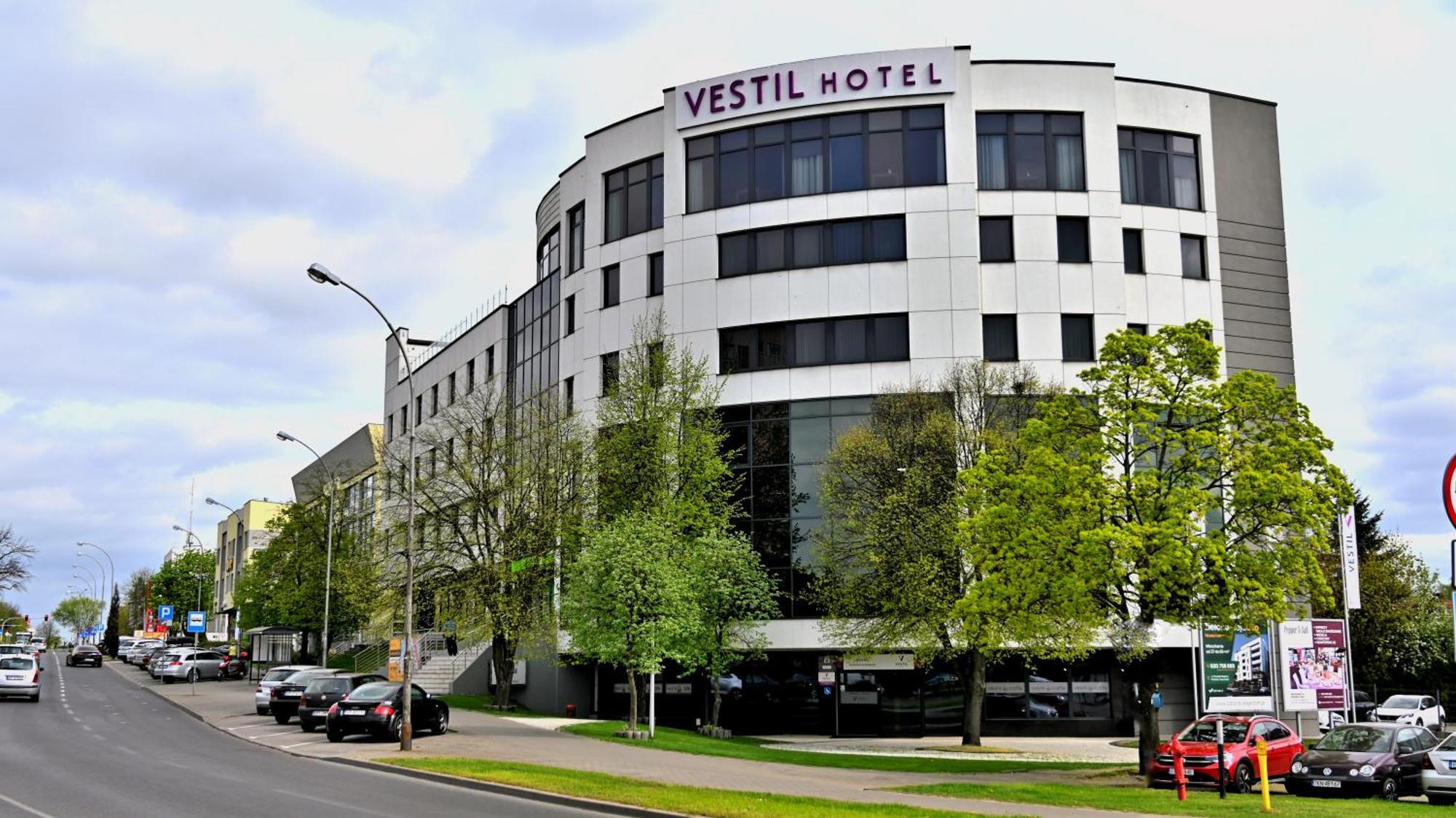 Vestil Hotel Piotrków Trybunalski Extérieur photo